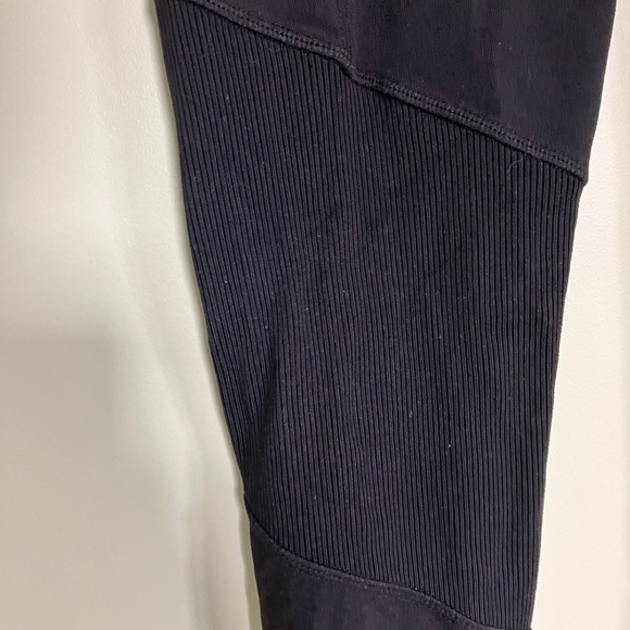Athleta excursion tight hybrid black size small petite - Picture 6 of 13